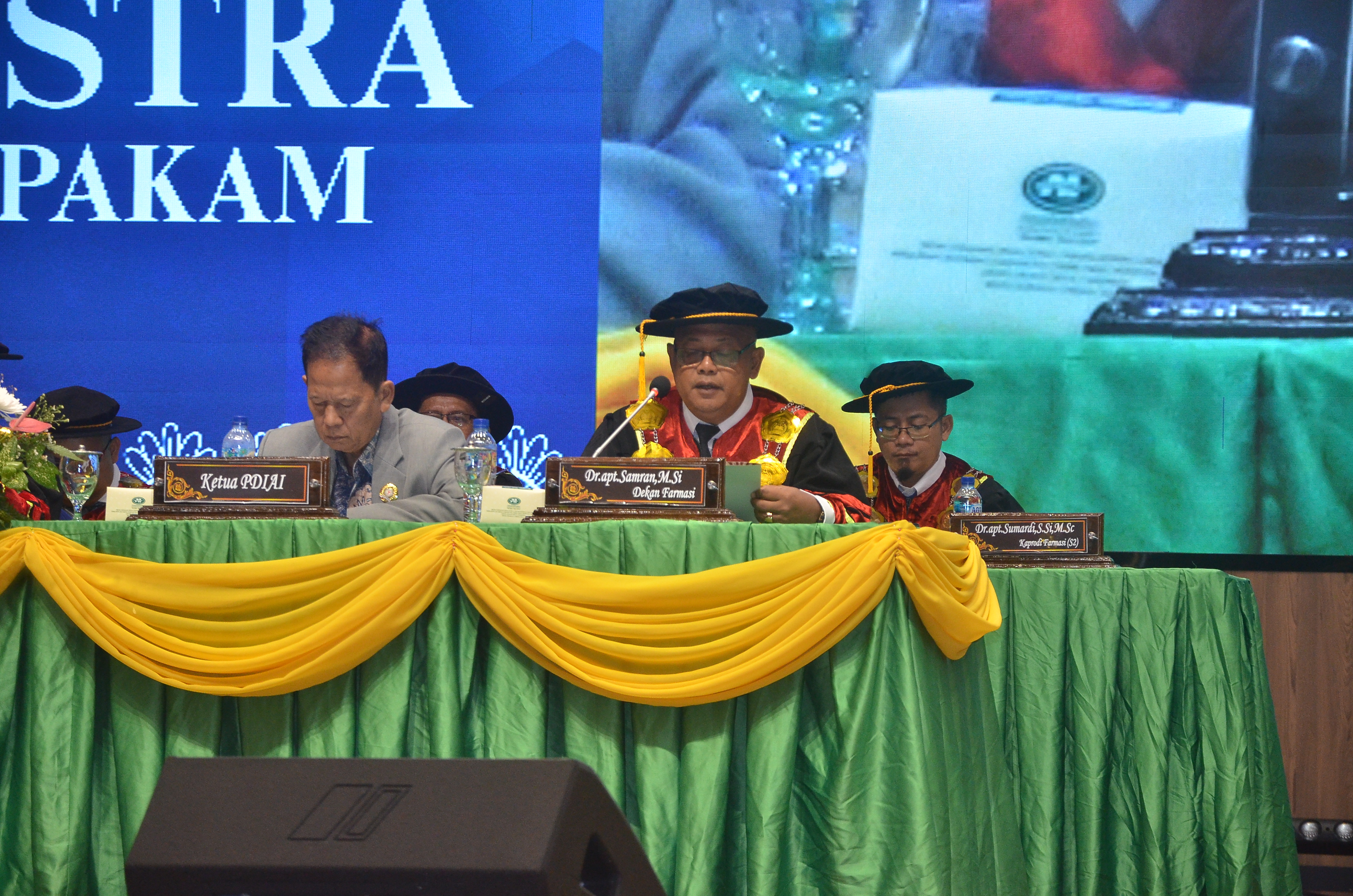 Upacara Yudisium dan Pengambilan Sumpah/Janji Apotker Ak 14