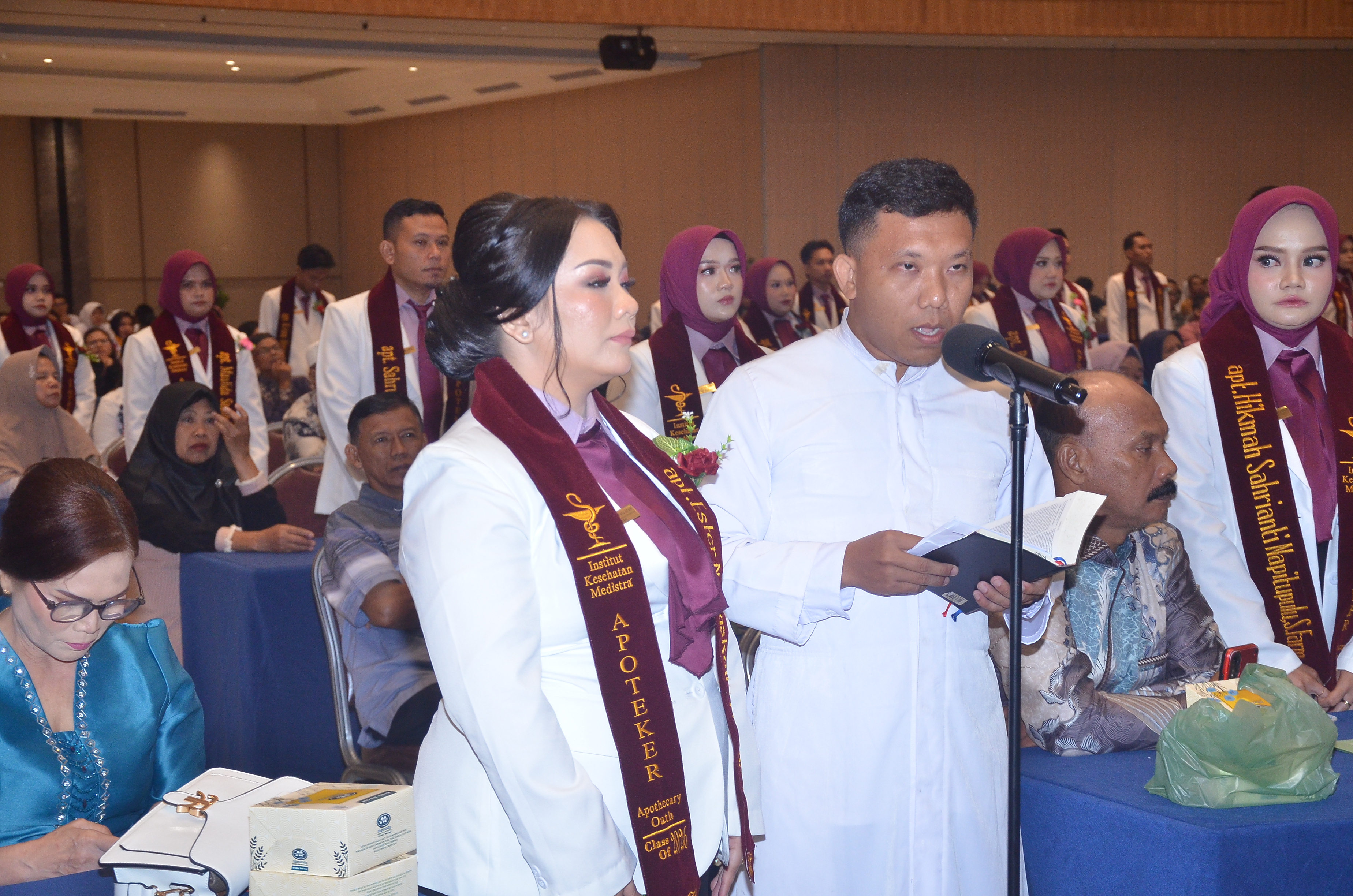 Upacara Yudisium dan Pengambilan Sumpah/Janji Apotker Ak 14