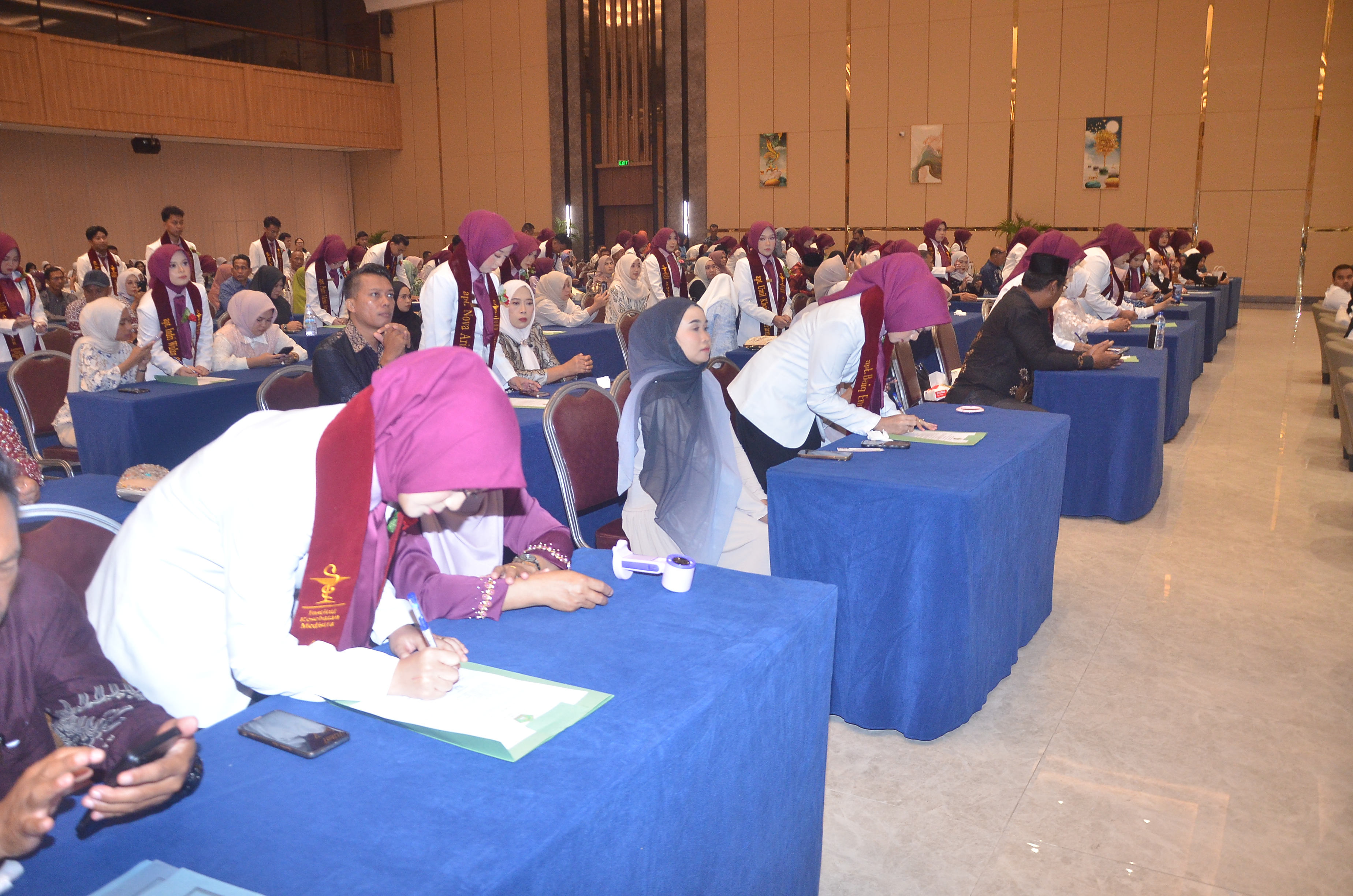 Upacara Yudisium dan Pengambilan Sumpah/Janji Apotker Ak 14