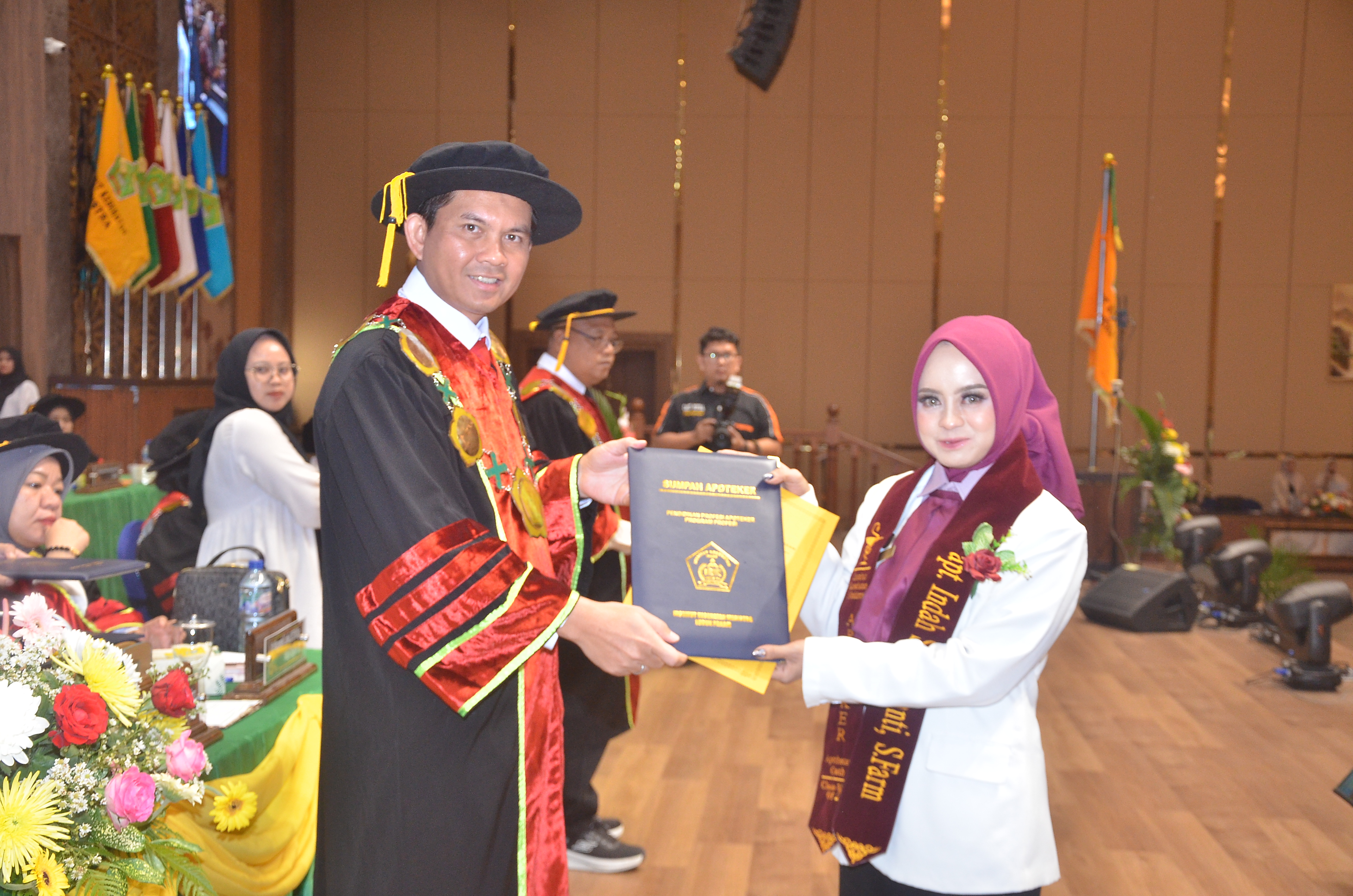 Upacara Yudisium dan Pengambilan Sumpah/Janji Apotker Ak 14
