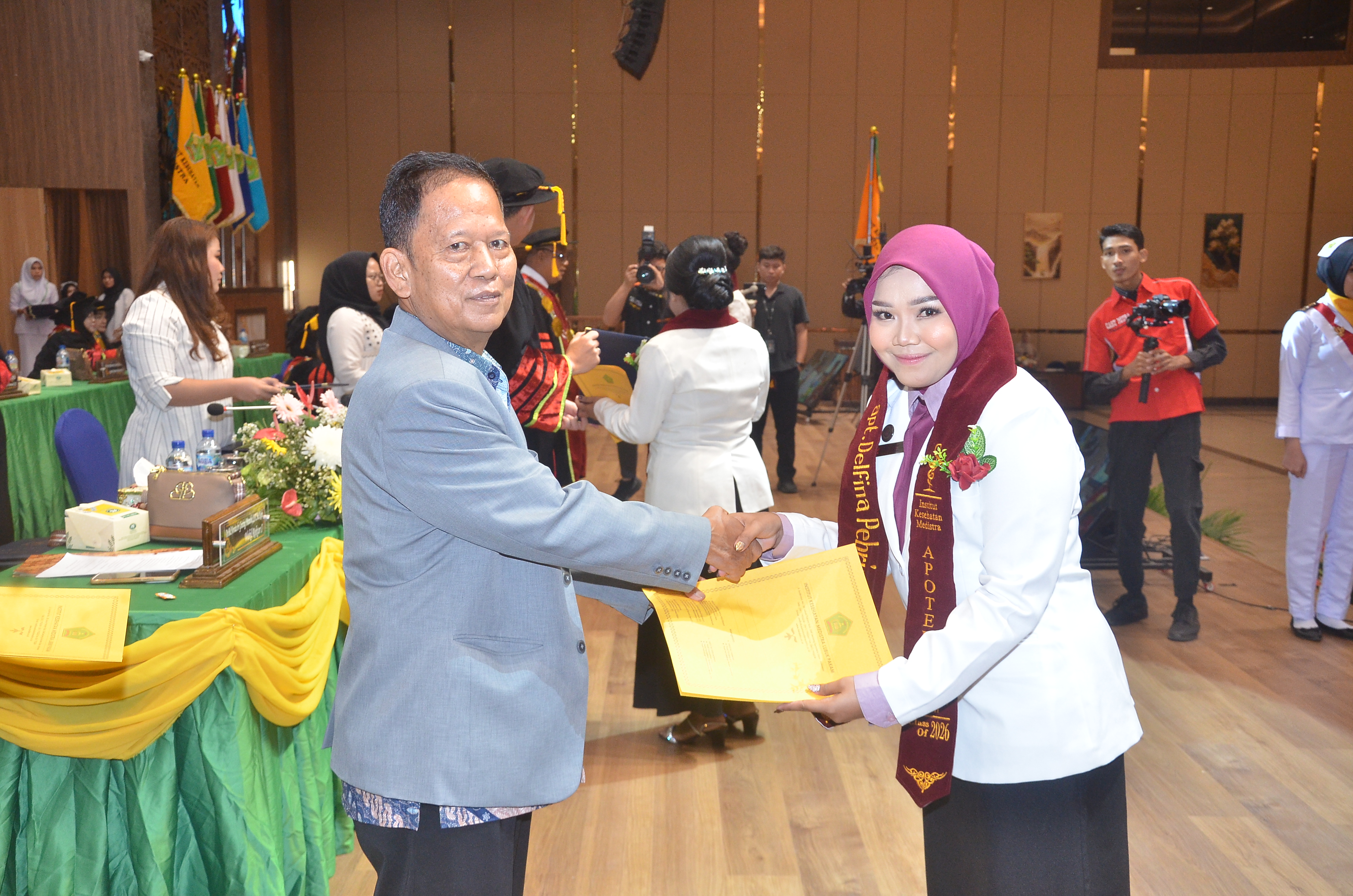 Upacara Yudisium dan Pengambilan Sumpah/Janji Apotker Ak 14